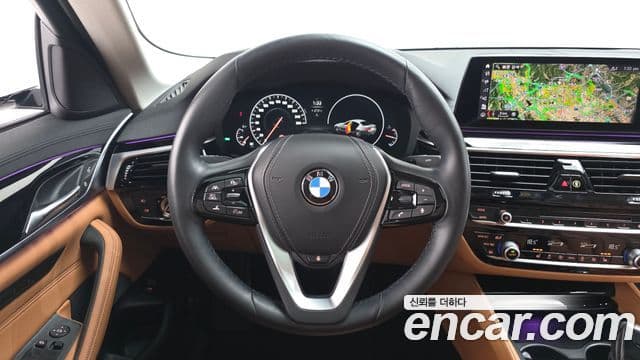 BMW 5 Series 2019 — Şəkil 13/20