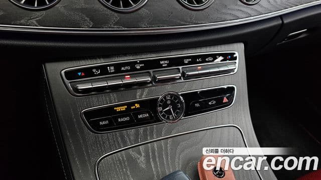 Mercedes-Benz CLS-Class 2020 — Photo 29/38