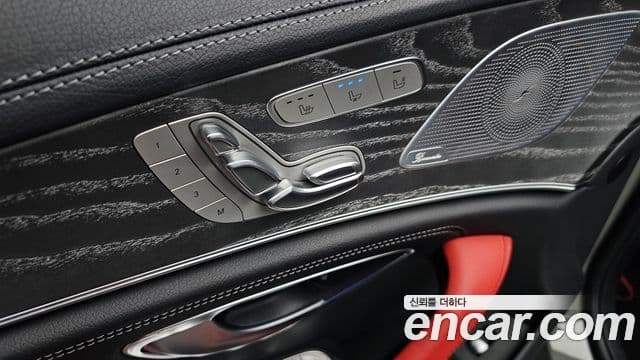 Mercedes-Benz CLS-Class 2020 — Photo 1/38