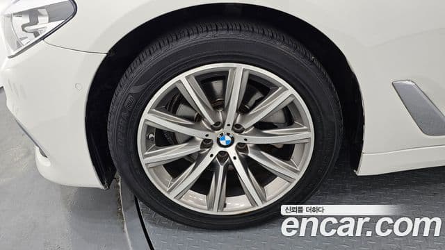 BMW 5 Series 2018 — Şəkil 20/20