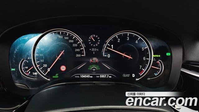 BMW 5 Series 2018 — Şəkil 1/20