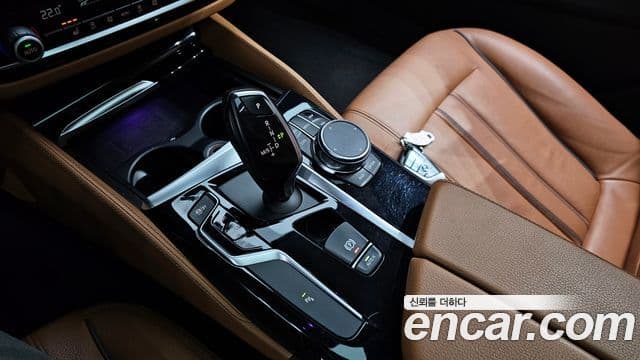 BMW 5 Series 2018 — Şəkil 6/20