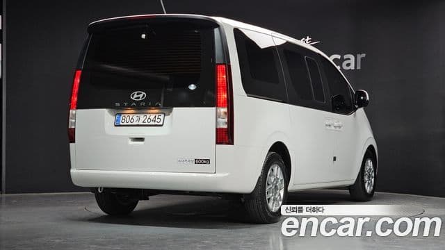 Hyundai Staria 2025 — Фото 2/20