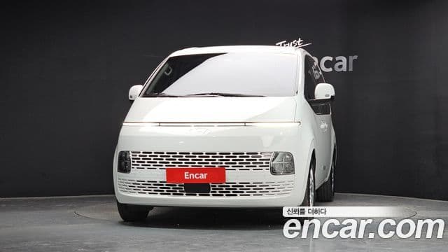 Hyundai Staria 2025 — Фото 3/20