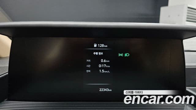 Hyundai Staria 2025 — Фото 8/20