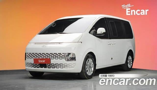 Hyundai Staria 2025 — Фото 1/20