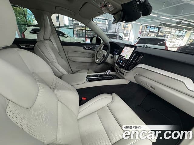 Volvo XC60 2026 — Şəkil 9/15