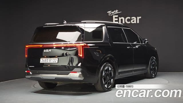 Kia Carnival 2023 — Photo 27/36