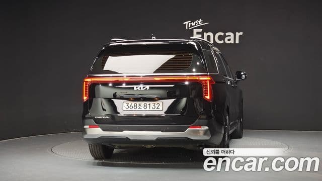 Kia Carnival 2023 — Photo 19/36