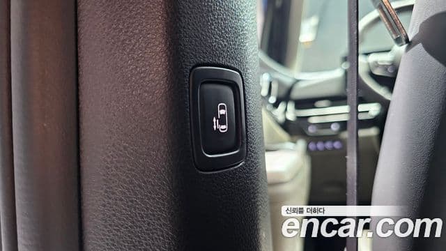Kia Carnival 2023 — Photo 3/36