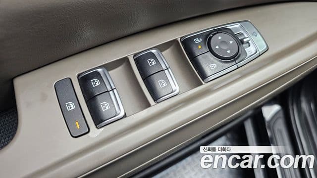 Kia Carnival 2023 — Photo 34/36