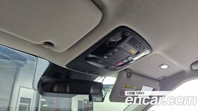 Kia Carnival 2023 — Photo 30/36