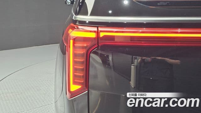 Kia Carnival 2023 — Photo 35/36