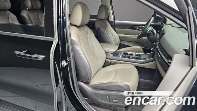 Kia Carnival 2023 — Photo 10/36
