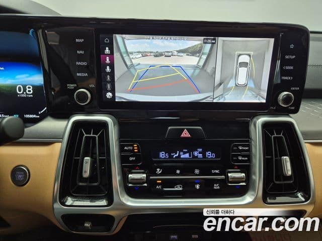 Kia Sorento 2021 — ფოტო 14/20