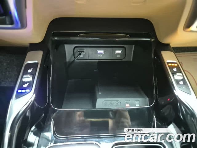 Kia Sorento 2021 — ფოტო 15/20