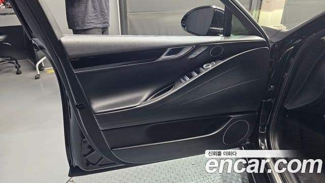 Genesis G80 2022 — Photo 35/37