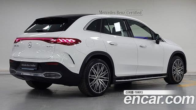 Mercedes-Benz EQE SUV 2023 — ფოტო 13/17