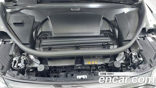 Mercedes-Benz EQE SUV 2023 — ფოტო 16/17