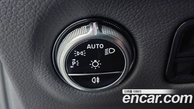 Mercedes-Benz EQE SUV 2023 — ფოტო 12/17