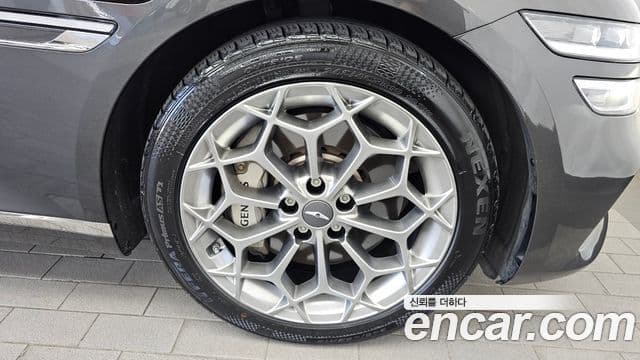 Genesis G80 2022 — Photo 13/33