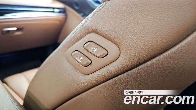 Genesis G80 2022 — Photo 28/33