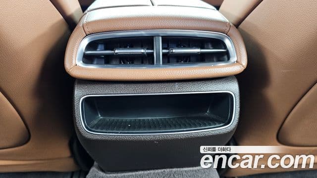 Genesis G80 2022 — Photo 16/33