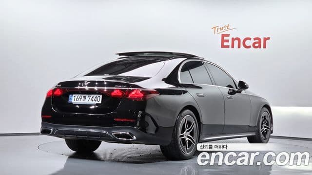 Mercedes-Benz E-Class 2024 — ფოტო 2/20
