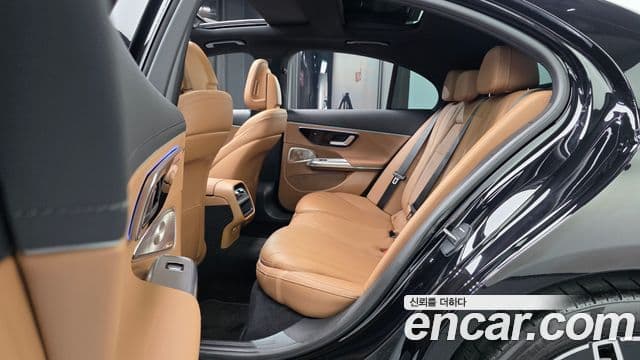 Mercedes-Benz E-Class 2024 — ფოტო 12/20