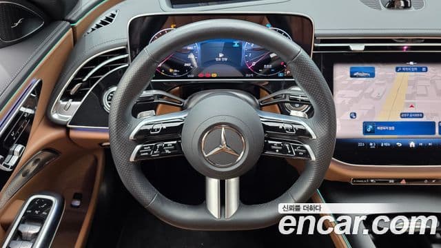 Mercedes-Benz E-Class 2024 — ფოტო 13/20