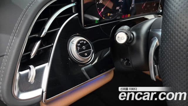 Mercedes-Benz E-Class 2024 — ფოტო 20/20