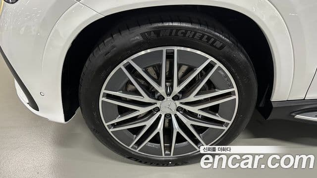 Mercedes-Benz GLE-Class 2025 — Photo 1/20