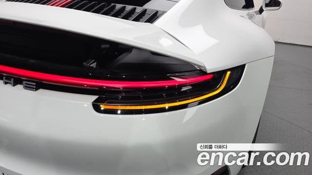 Porsche 911 2024 — Photo 24/33