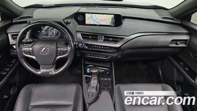 Lexus UX250h 2019 — ფოტო 7/20