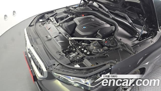 BMW 5 Series 2025 — ფოტო 6/20