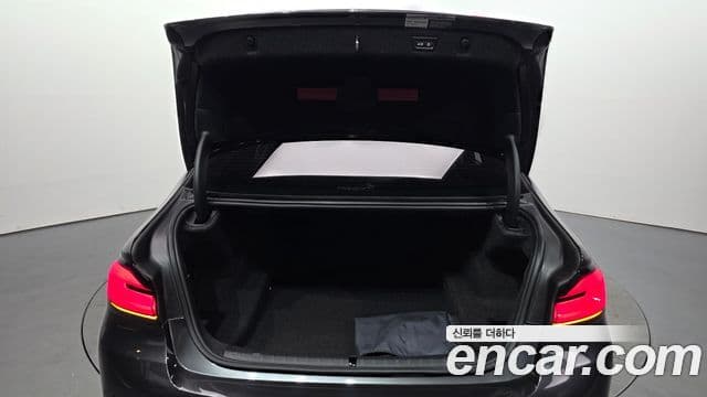 BMW 5 Series 2022 — Şəkil 18/20