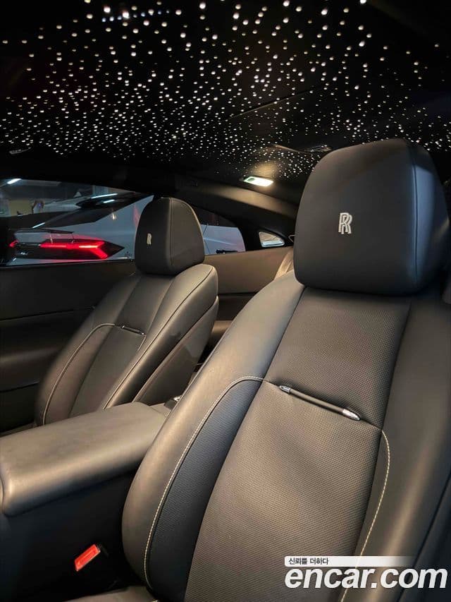 Rolls-Royce Wraith 2021 — Photo 1/13