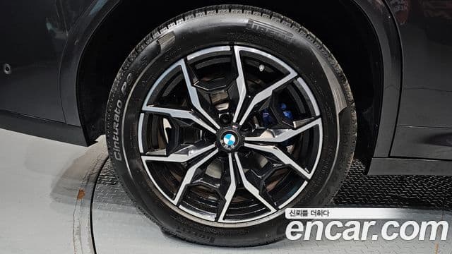 BMW X4 2022 — Photo 7/32