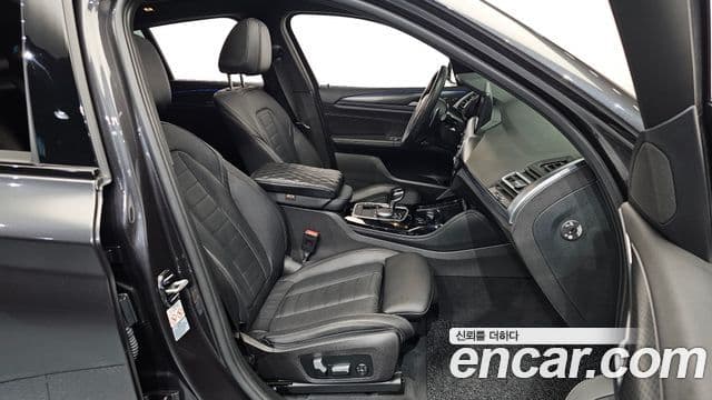 BMW X4 2022 — Photo 20/32