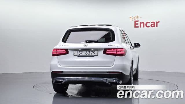 Mercedes-Benz GLC-Class 2018 — Şəkil 4/20