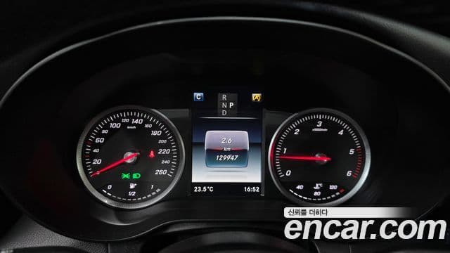 Mercedes-Benz GLC-Class 2018 — Şəkil 8/20