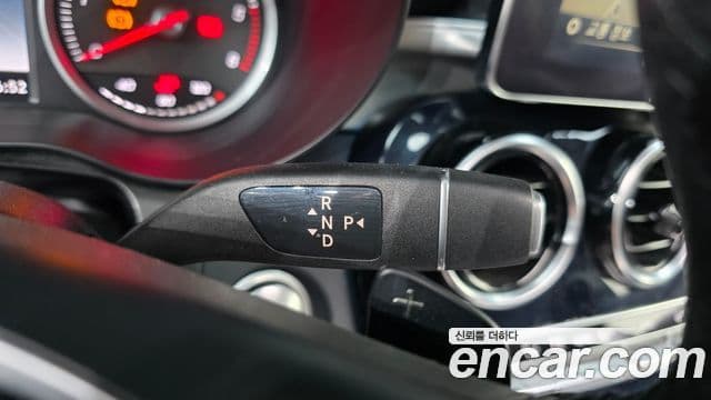Mercedes-Benz GLC-Class 2018 — Şəkil 9/20