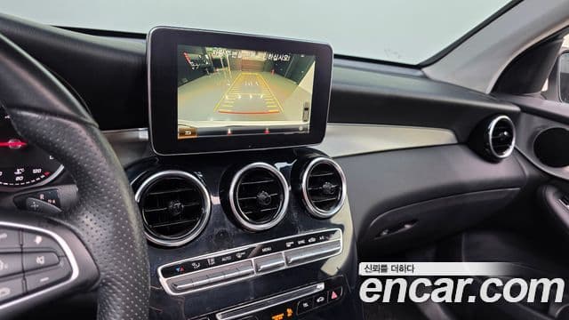 Mercedes-Benz GLC-Class 2018 — Şəkil 16/20