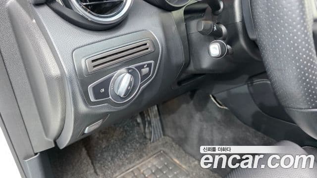 Mercedes-Benz GLC-Class 2018 — Şəkil 17/20