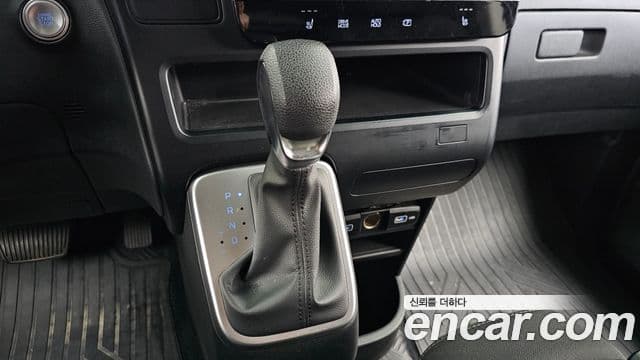 Hyundai Staria 2023 — Şəkil 9/20