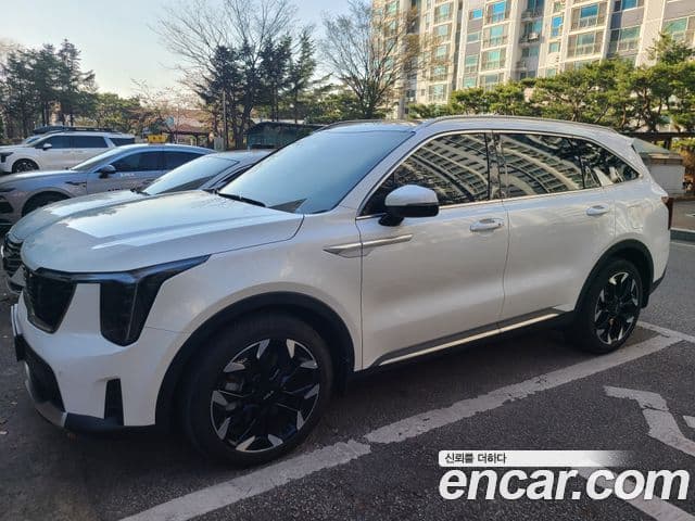 Kia Sorento 2023 — ფოტო 3/6