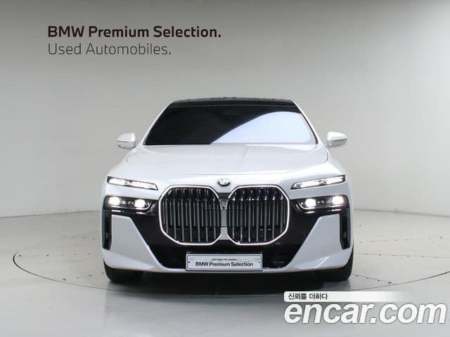 BMW 7 Series 2024 — Photo 7/20