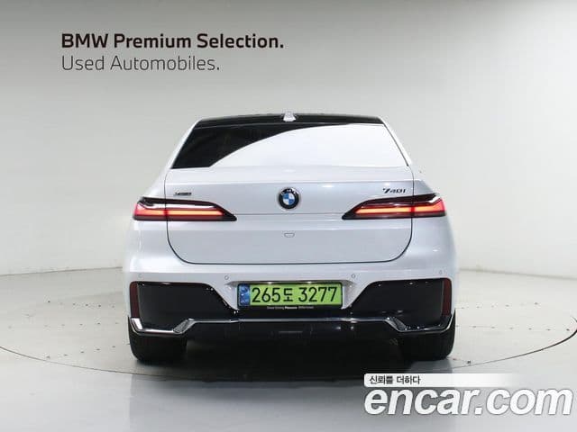 BMW 7 Series 2024 — Photo 15/20