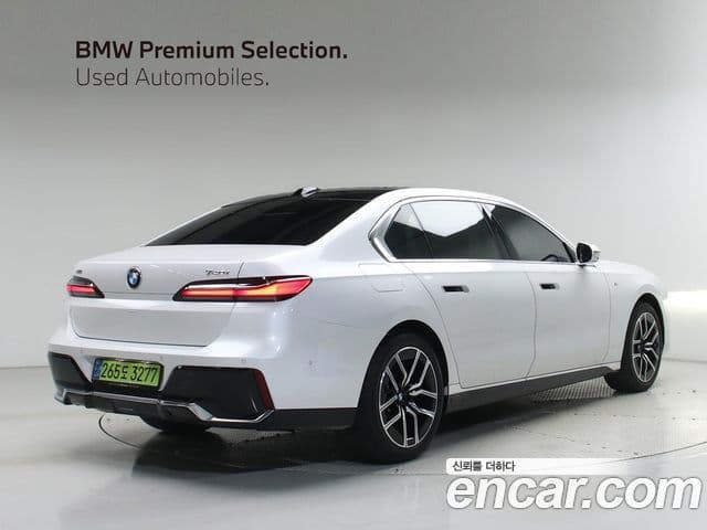 BMW 7 Series 2024 — Photo 14/20