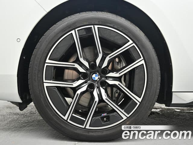 BMW 7 Series 2024 — Photo 20/20